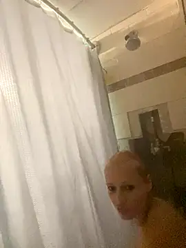 Snapshot of Jessiejames32 chatting on 11.02.25 Jessiejames32 online show from 11.02.25