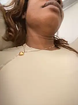  yisela  online show from 11.20.25