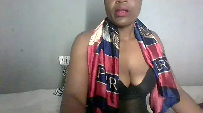Snapshot of BeejayLoverxx chatting on 01.26.25 BeejayLoverxx online show from 01.26.25