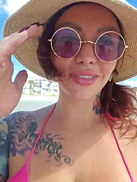 Snapshot of CharletteWebb chatting on 10.08.25 CharletteWebb online show from 10.08.25