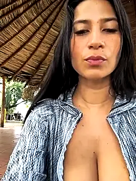 lady-rosse online show from 02.27.25