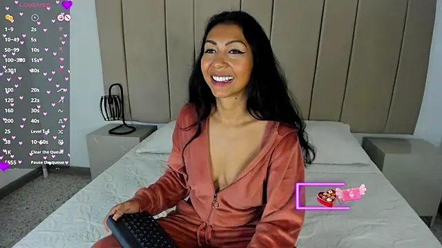 Snapshot of Tracy_lambo chatting on 02.06.25 Tracy lambo online show from 02.06.25