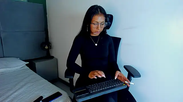 Snapshot of Tracy_lambo chatting on 03.04.25 Tracy lambo online show from 03.04.25