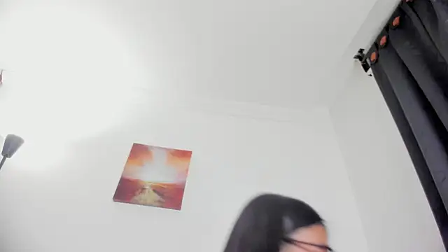 nia  white online show from 04.23.26
