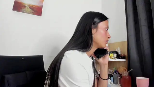 Snapshot of nia__white chatting on 08.02.26 nia white online show from 08.02.26