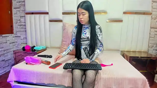 ArianaSmith69 online show from 02.12.25