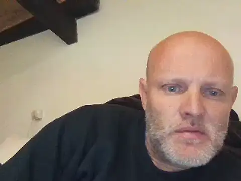 Snapshot of davigochi77bcn chatting on 03.21.25 davigochi77bcn online show from 03.21.25