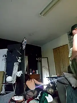 Snapshot of Hotredheadandtoungelasher chatting on 10.30.25 Hotredheadandtoungelasher online show from 10.30.25