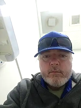 Snapshot of Hotredheadandtoungelasher chatting on 11.01.25 Hotredheadandtoungelasher online show from 11.01.25