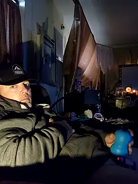 Snapshot of Hotredheadandtoungelasher chatting on 11.25.25 Hotredheadandtoungelasher online show from 11.25.25