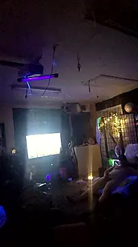 Snapshot of Hotredheadandtoungelasher chatting on 12.01.25 Hotredheadandtoungelasher online show from 12.01.25