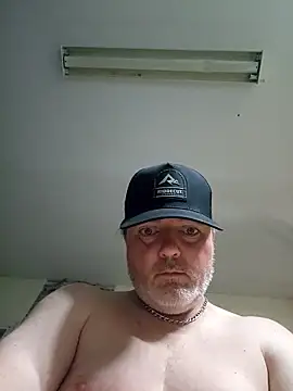 Snapshot of Hotredheadandtoungelasher chatting on 12.05.25 Hotredheadandtoungelasher online show from 12.05.25