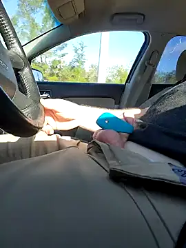 Snapshot of Hotredheadandtoungelasher chatting on 12.19.25 Hotredheadandtoungelasher online show from 12.19.25