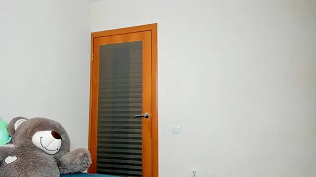 FlowerOfSin2001 online show from 09.19.25