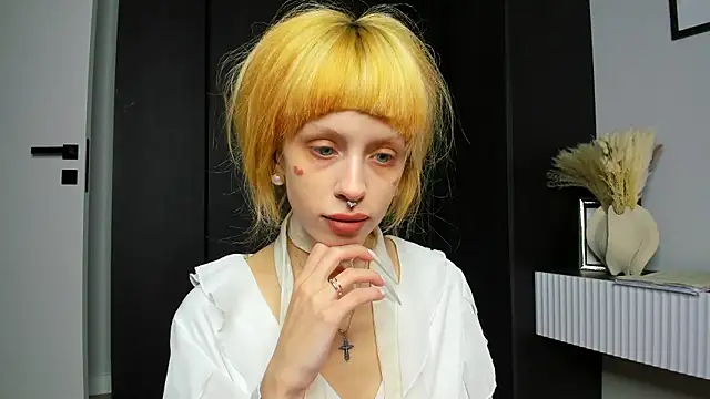 FlowerOfSin2001 online show from 03.01.26