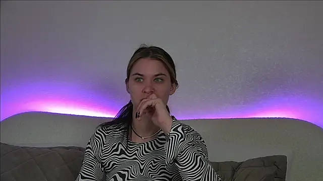 RachelSimpson online show from 03.12.25