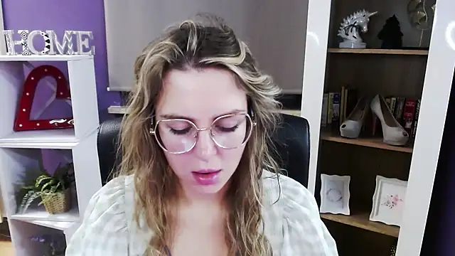 Snapshot of Zoey_Erotic chatting on 12.02.25 Zoey Erotic online show from 12.02.25