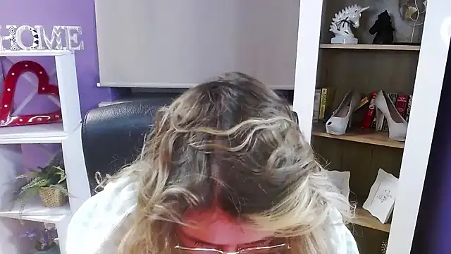 Snapshot of Zoey_Erotic chatting on 01.06.26 Zoey Erotic online show from 01.06.26