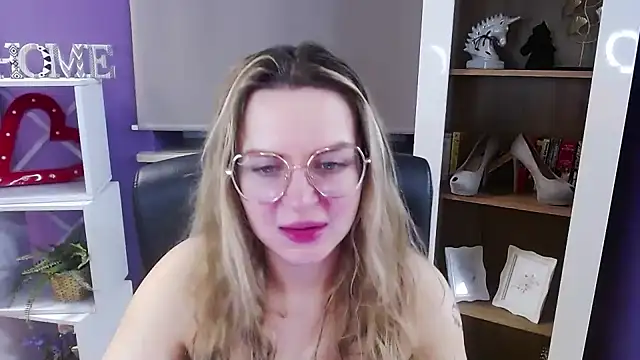 Snapshot of Zoey_Erotic chatting on 01.14.26 Zoey Erotic online show from 01.14.26