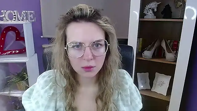 Snapshot of Zoey_Erotic chatting on 01.15.26 Zoey Erotic online show from 01.15.26