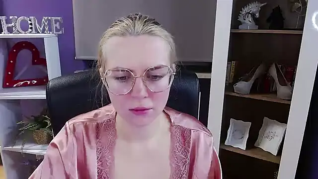 Snapshot of Zoey_Erotic chatting on 02.03.26 Zoey Erotic online show from 02.03.26