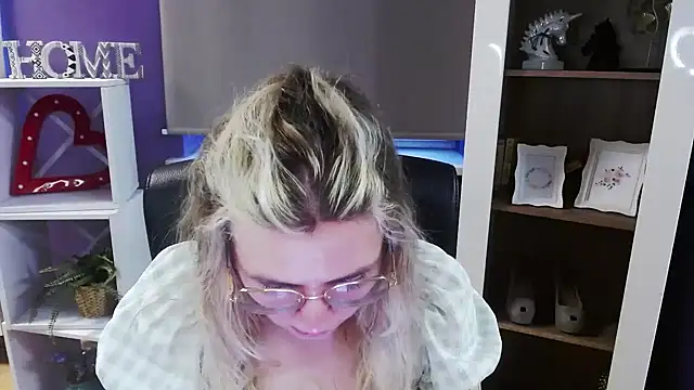 Snapshot of Zoey_Erotic chatting on 03.16.26 Zoey Erotic online show from 03.16.26