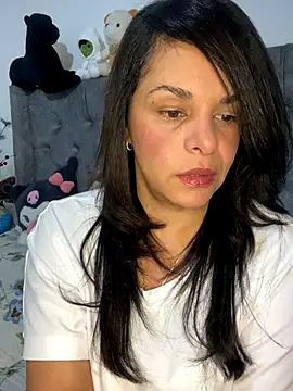 Snapshot of Kataliina chatting on 11.29.25 Kataliina online show from 11.29.25