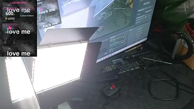 Snapshot of HornyShyAsian chatting on 09.09.25 HornyShyAsian online show from 09.09.25