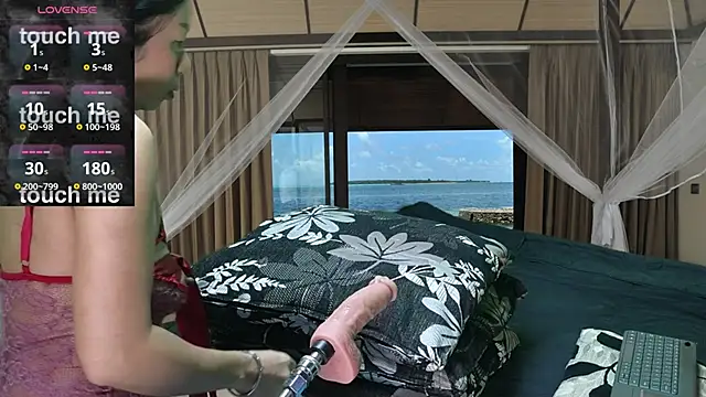 Snapshot of HornyShyAsian chatting on 09.14.25 HornyShyAsian online show from 09.14.25