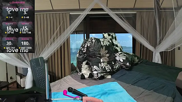 Snapshot of HornyShyAsian chatting on 09.29.25 HornyShyAsian online show from 09.29.25