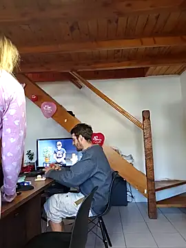 Snapshot of Elnonoykeila77 chatting on 02.15.25 Elnonoykeila77 online show from 02.15.25