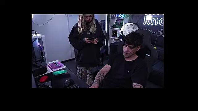 Snapshot of Elnonoykeila77 chatting on 09.19.25 Elnonoykeila77 online show from 09.19.25