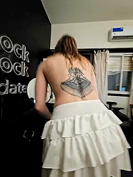 Snapshot of Elnonoykeila77 chatting on 10.25.25 Elnonoykeila77 online show from 10.25.25