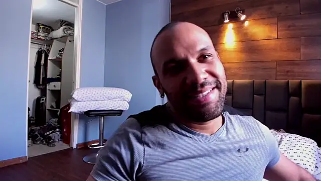 Snapshot of anthonylatynxd chatting on 02.18.25 anthonylatynxd online show from 02.18.25