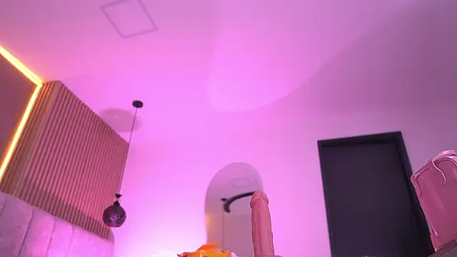Snapshot of violeta_aroca chatting on 05.16.26 violeta aroca online show from 05.16.26