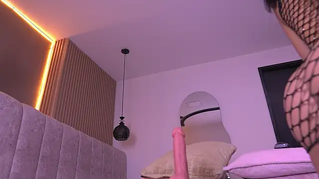 Snapshot of violeta_aroca chatting on 07.14.26 violeta aroca online show from 07.14.26