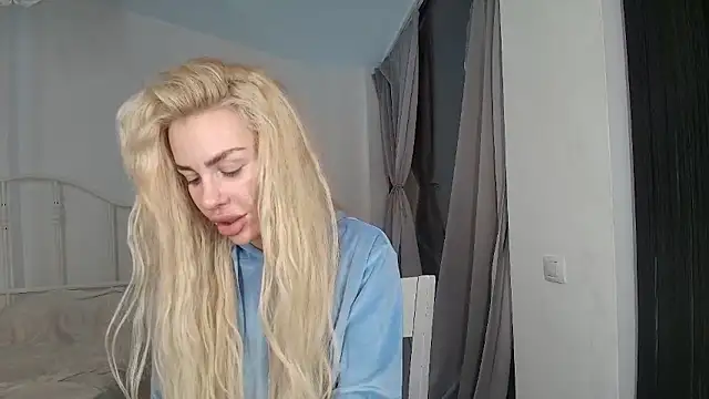 Snapshot of Roshana16 chatting on 01.16.26 Roshana16 online show from 01.16.26