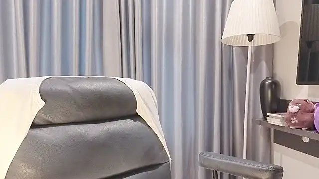 Snapshot of Kya_Choco8 chatting on 10.28.25 Kya Choco8 online show from 10.28.25