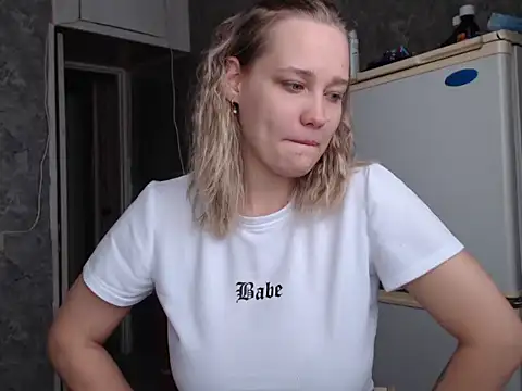 Snapshot of miya_miya21 chatting on 10.29.25 miya miya21 online show from 10.29.25