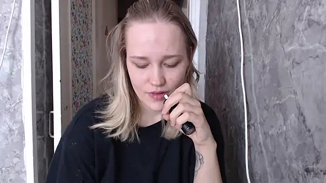 Snapshot of miya_miya21 chatting on 11.08.25 miya miya21 online show from 11.08.25