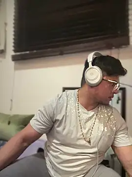 Snapshot of CleanGrey chatting on 02.15.26 CleanGrey online show from 02.15.26