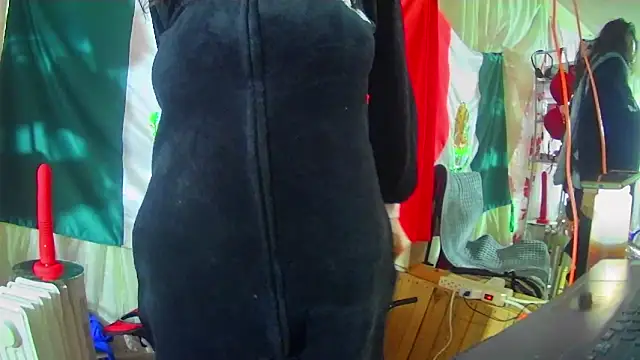 LaInsaciableIntensa online show from 02.11.25