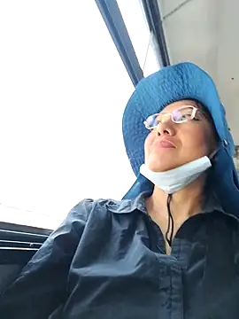 LaInsaciableIntensa online show from 09.18.25