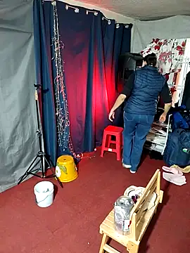 LaInsaciableIntensa online show from 12.19.25