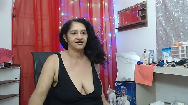 Snapshot of heyline_milf chatting on 05.30.26 heyline milf online show from 05.30.26