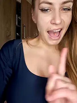 Snapshot of Keli_Jessi chatting on 02.04.25 Keli Jessi online show from 02.04.25