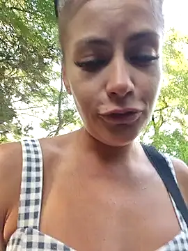 Snapshot of Keli_Jessi chatting on 09.11.25 Keli Jessi online show from 09.11.25