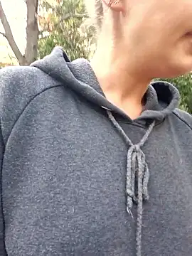 Snapshot of Keli_Jessi chatting on 09.18.25 Keli Jessi online show from 09.18.25