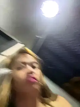 Snapshot of pinay4uwithagoodheart chatting on 12.20.25 pinay4uwithagoodheart online show from 12.20.25