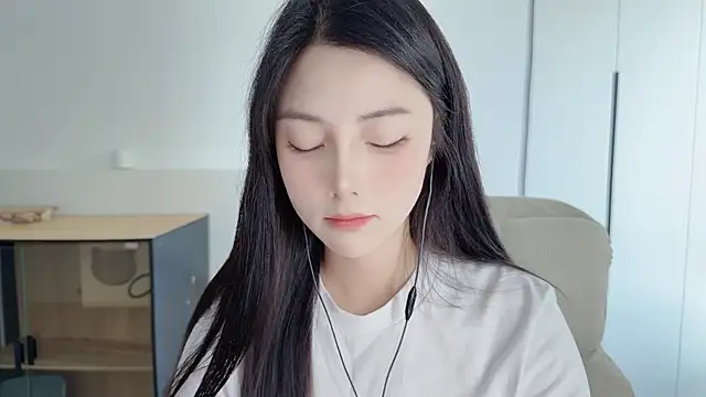 Snapshot of HaagenDazs_ chatting on 06.17.26 HaagenDazs online show from 06.17.26